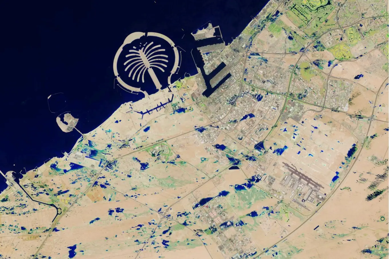 Fig. 1. NASA images of the territory of the Emirate of Dubai before and after the flood in April 2024.